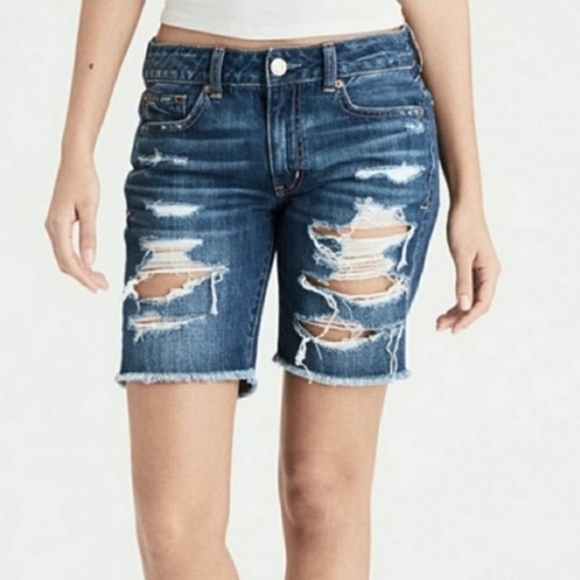 AMERICAN EAGLE Outfitters Jeans Women's Tomgirl Bermuda RIPPED‎ Shorts Size 4 - Picture 1 of 4